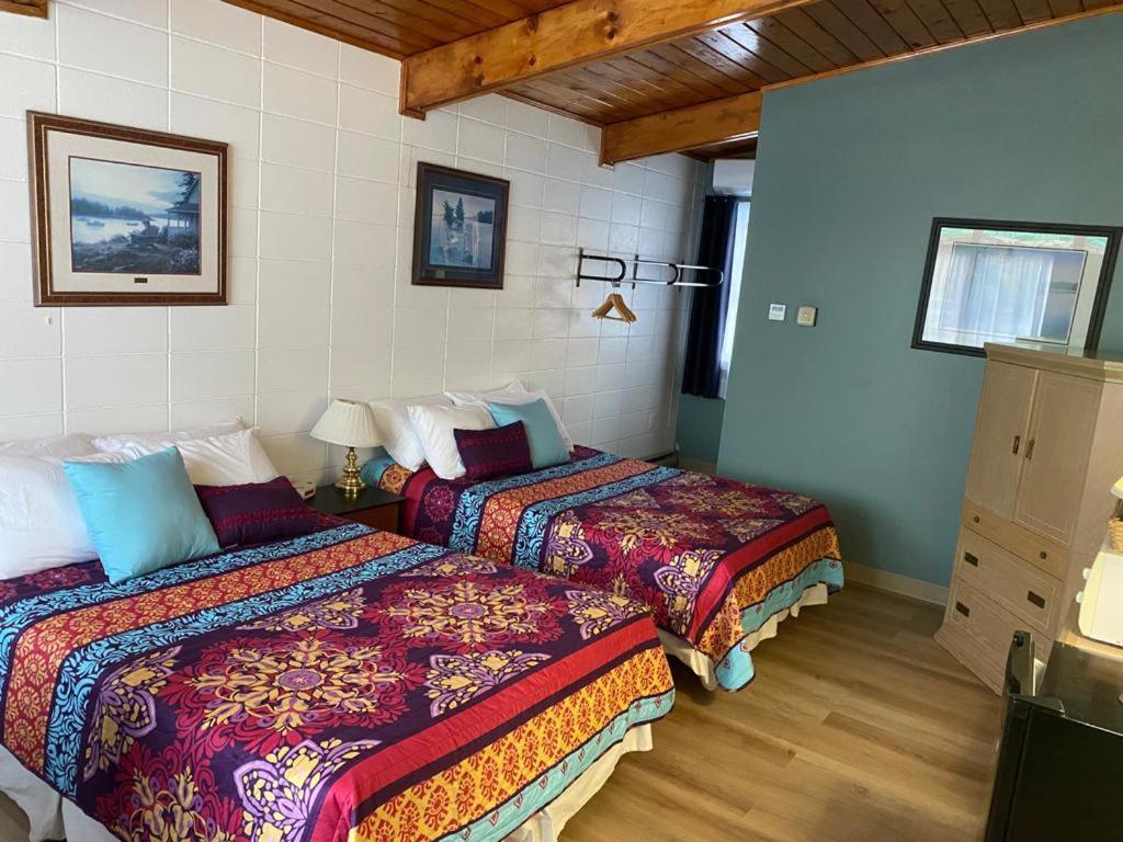 Huron Sands Motel And Restaurant Providence Bay Bagian luar foto