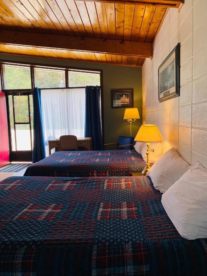 Huron Sands Motel And Restaurant Providence Bay Bagian luar foto