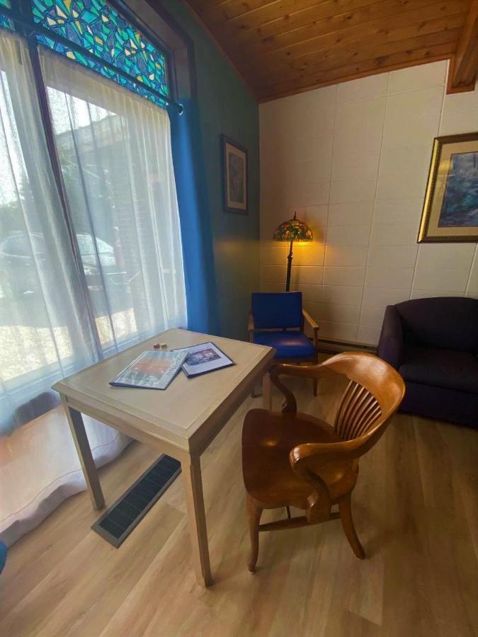 Huron Sands Motel And Restaurant Providence Bay Bagian luar foto