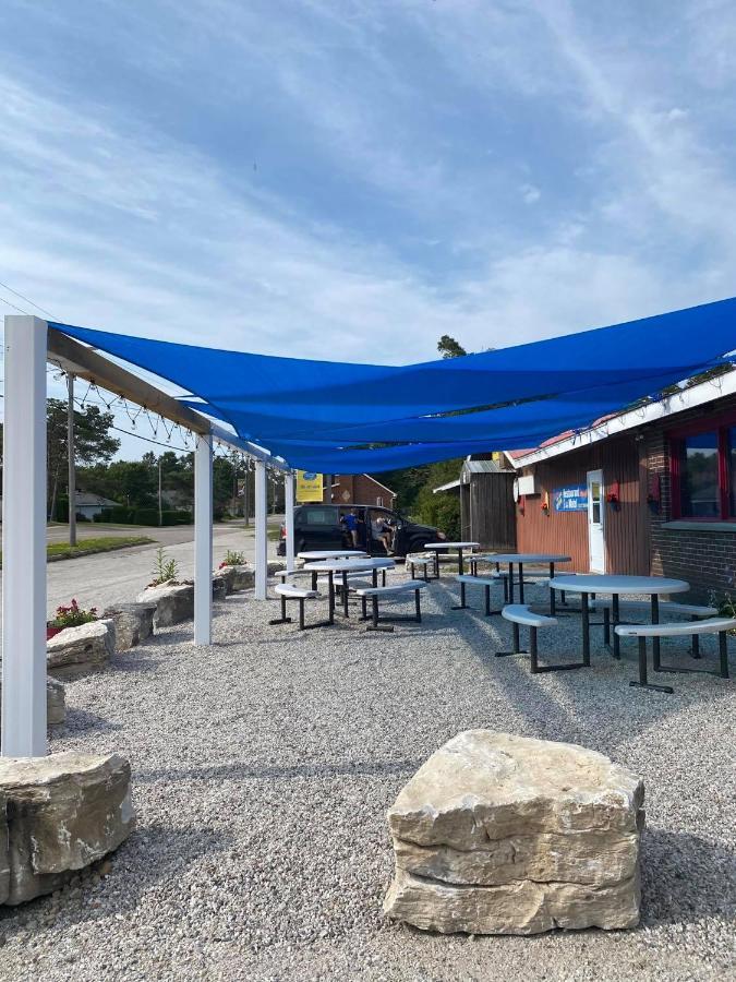 Huron Sands Motel And Restaurant Providence Bay Bagian luar foto
