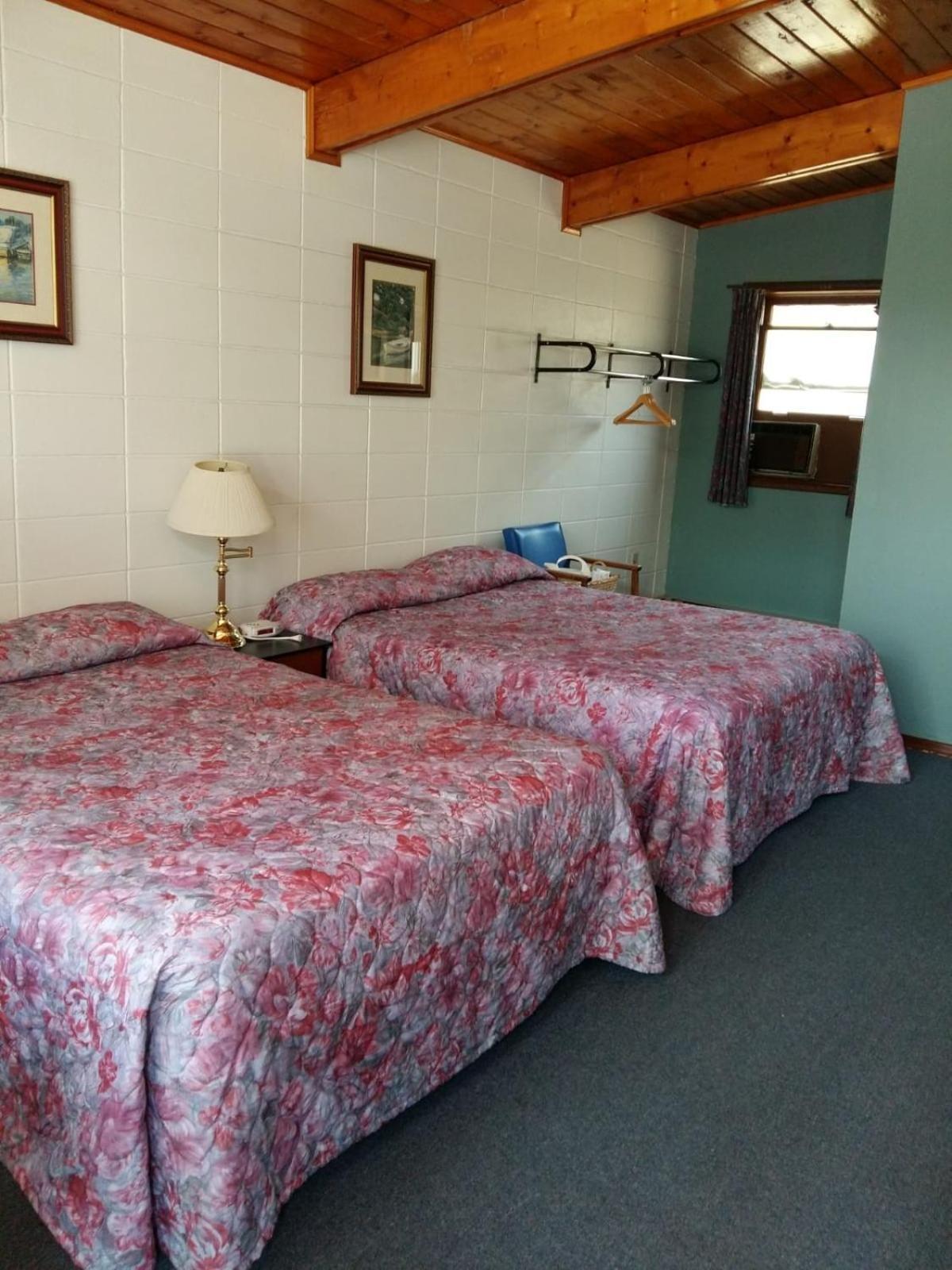 Huron Sands Motel And Restaurant Providence Bay Bagian luar foto